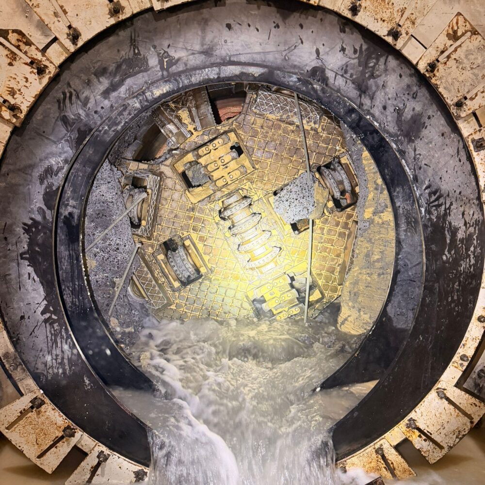 2km of 1,800mm ID microtunnelling completed