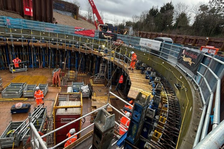 JGL at Mandeville Road VS - installing pouring platforms